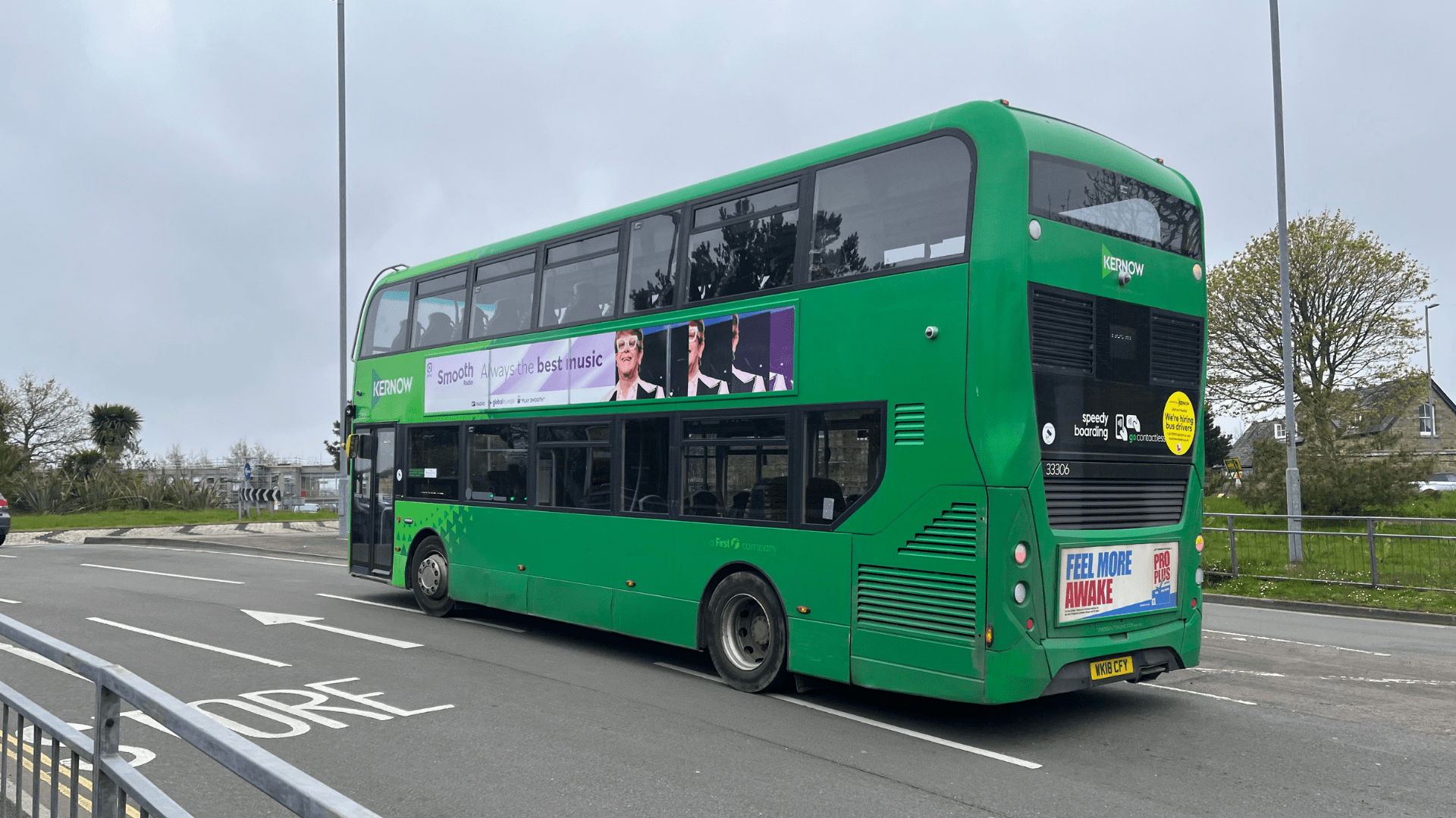 Cornwall green bus